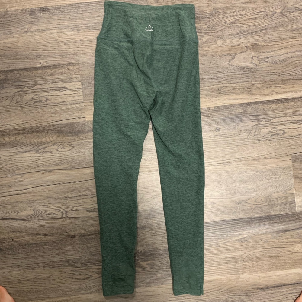 Beyond Yoga high waisted spacedye green leggings sz S